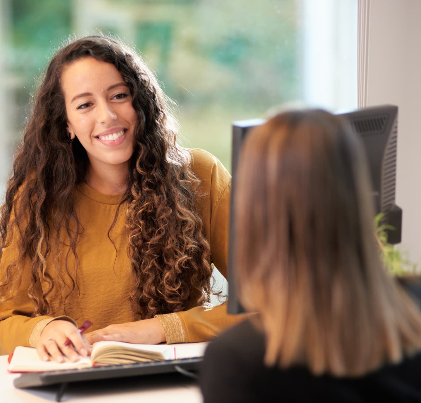 Vrouw neemt interview af